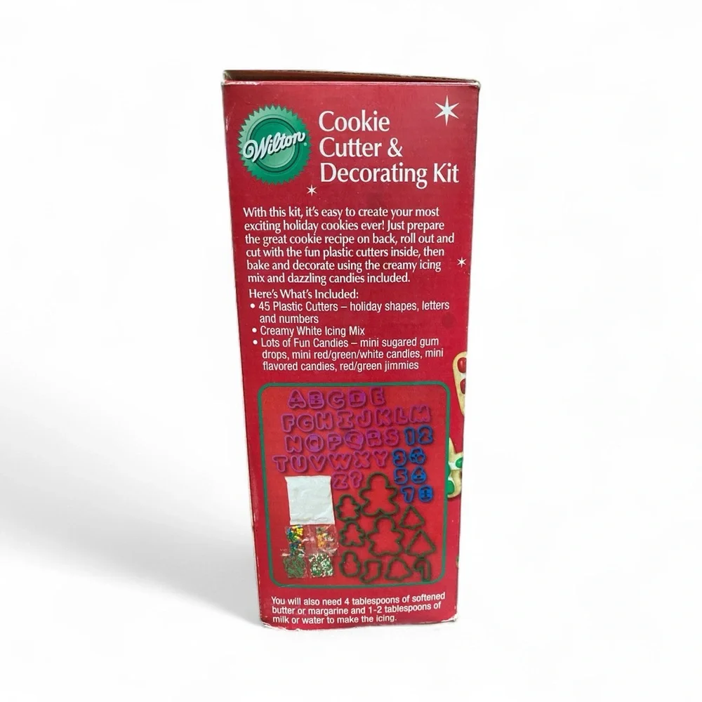 Vintage 2008 Wilton 45 piece Holiday Cookie Cutter Kit - Red and Green